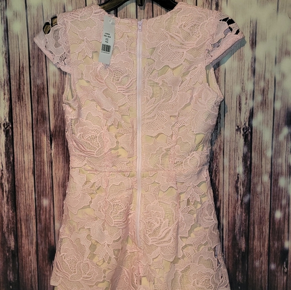 Lioness - XS - Pink Lace Casablanca Deep V Romper - NWT - Nude Lined - Picture 5 of 7